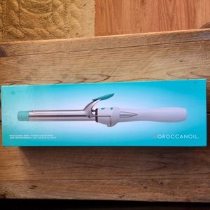 New in box Moroccan Oil Titanium 1” curling iron
